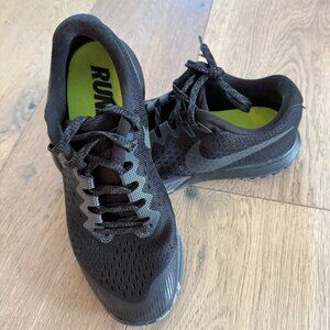 Nike Air Zoom Terra Kiger 4 (black) Size 8